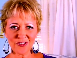 Sexy Granny Loves Dirty Talking While Masturbating