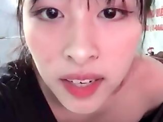 Cutie Thai Streamer Exposed Boobs Accidentally:)